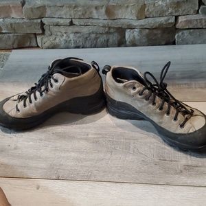 CRISPI (Italy) Unisex Leather Hiking Boots Men’s 6 or Women 8.5